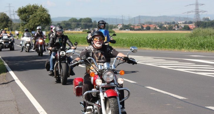 Březenská pouť a motosraz Poláky (94).JPG